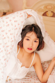 越中山色镜中看